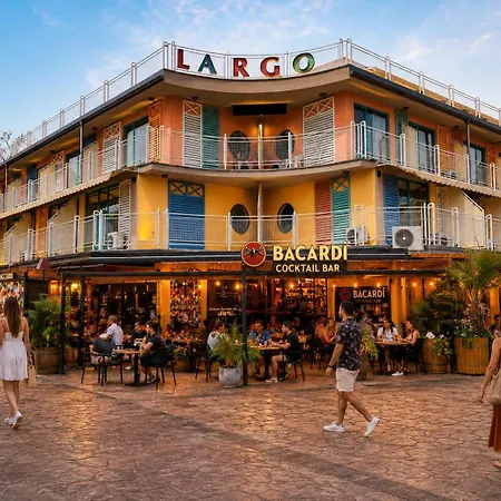 Largo Light Hotel 3*