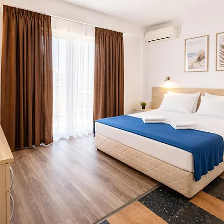 Largo Light Hotel 3*